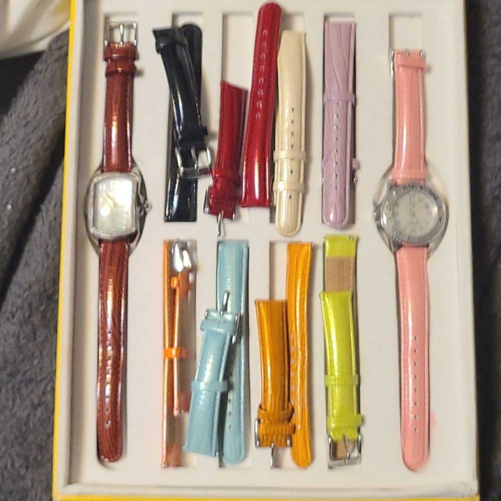 2 invicta women watches
